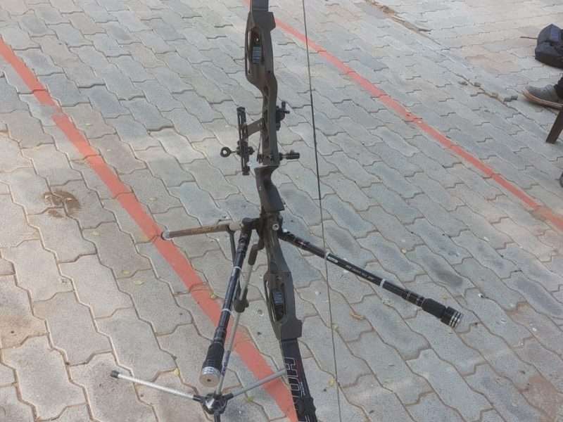 Full bow kit sales Hoyt formula xi riser 25inch hand,Hoyt formula carbon below limb 70-46,Axcel achiever Xp sight,Axcel sief ,beiter plunger,Shibuya metal arrow test