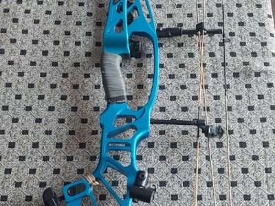 Full hoyt Invicta kit